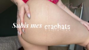 Subit Mes Crachats Pour Mater Mes Fesses